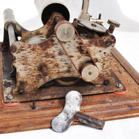 Phonographe à cylindres avec son mécanisme fonctionnel