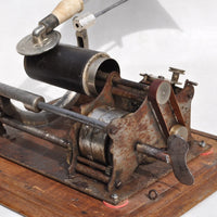 Phonographe à cylindres avec son mécanisme fonctionnel