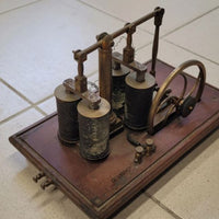 Machine à moteur électromagnétique ancien