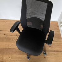 Chaise de bureau noire