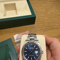 Rolex Datejust 36 126234 avec cadran bleu cannelé et bracelet Oyster
