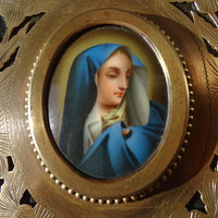 Grand bénitier ancien en bronze marbré avec médaillon en porcelaine vierge peinte à la main, bénitier émaillé.