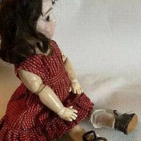 Antique petite poupée