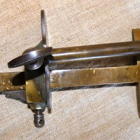 Couteau mécanique ancien de bourrelier de marque blanchard