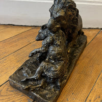Bronze XIXe signé Fratin – Lion terrassant un sanglier – Sculpture animalière