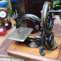 Machine à coudre ancienne et vintage wilcox & gibbs