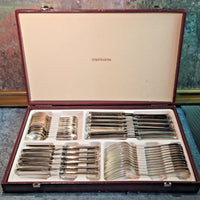 Belle ménagère ancienne en métal argenté CHRISTOFLE  Modèle MALMAISON 47 pièces