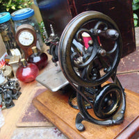 Machine à coudre ancienne et vintage wilcox & gibbs