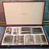 Belle ménagère ancienne en métal argenté CHRISTOFLE  Modèle MALMAISON 47 pièces