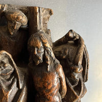 Petit groupe en bois sculpté haute époque XVIème