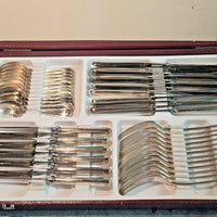 Belle ménagère ancienne en métal argenté CHRISTOFLE  Modèle MALMAISON 47 pièces