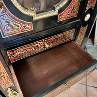 GRANDE VITRINE EN MARQUETERIE BOULLE BRONZE DORÉ NAPOLEON III