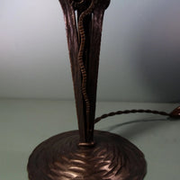 Lampe en fer forgé tulipe pâte de verre. Signé Schneider