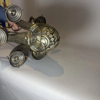 Lustre en bronze nickelé , travail français des années 1930.