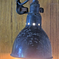LAMPE GRAS / Belle lampe ancienne d'atelier en tôle signé GRAS /Tout d'origine