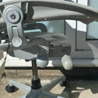 Herman Miller Aeron remasterisé taille C en parfait état gris minéral