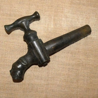 ancien robinet zoomorphe en bronze