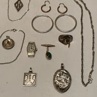 Lots de bijoux anciens en or 18 k et argent massif