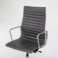 Chaise de bureau exécutive Herman Miller Eames Aluminum Group 2016 en gris