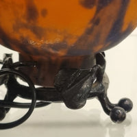 Lampe veilleuse en fer forgé et pâte de verre signé degué