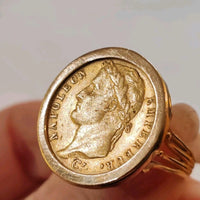 Bague ancienne en or jaune 18 carats avec un Napoléon