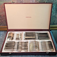 Belle ménagère ancienne en métal argenté CHRISTOFLE  Modèle MALMAISON 47 pièces