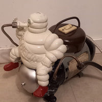 Ancien gonfleur Michelin BIBENDUM